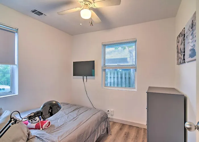 Ferienhaus Sun-soaked Coastal Hideaway - Steps To Beach! Clearwater Beach