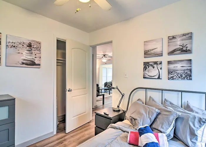 Sun-soaked Coastal Hideaway - Steps To Beach! * Clearwater Beach