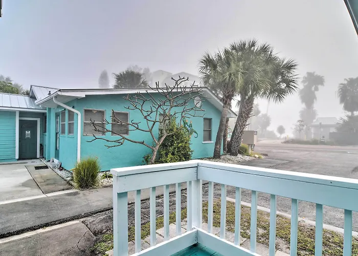 Sun-soaked Coastal Hideaway - Steps To Beach! * Clearwater Beach